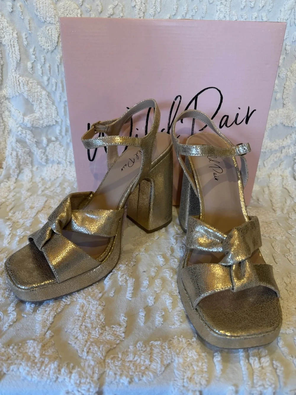 Wild Pair Gold Knot Platform Sandals #593 - Picture 1 of 3